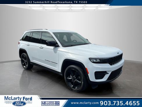 Used 2022 Jeep Grand Cherokee Altitude image 1