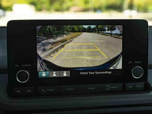 Used 2025 Honda Accord LX image 31