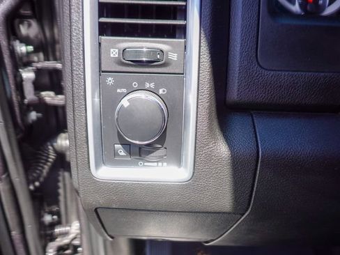 Used 2022 RAM 1500 Warlock AWD/4WD image 19