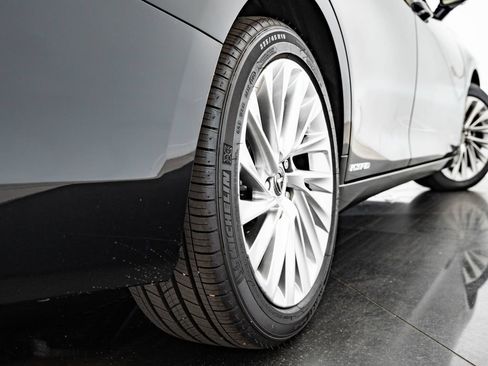 Certified 2020 Lexus ES 300h Ultra Luxury w/ Accessory Package FWD image 50