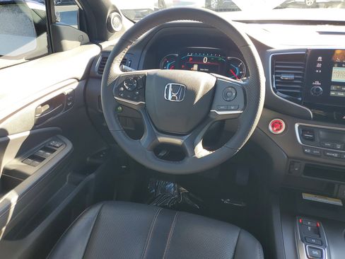 Used 2022 Honda Pilot TrailSport image 13