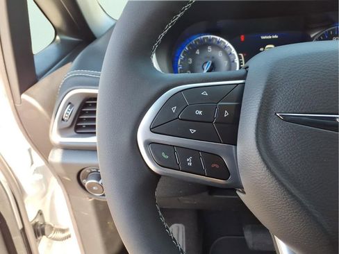 New 2026 Chrysler Pacifica Select image 15