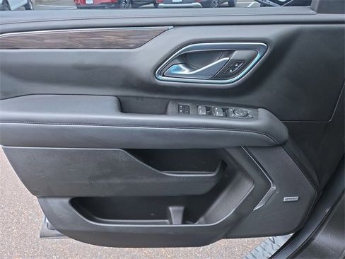 Used 2022 Chevrolet Tahoe Z71 w/ Luxury Package image 18