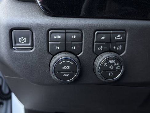 New 2026 Chevrolet Silverado 1500 LT Trail Boss w/ LT Trail Boss Premium Package AWD/4WD image 18