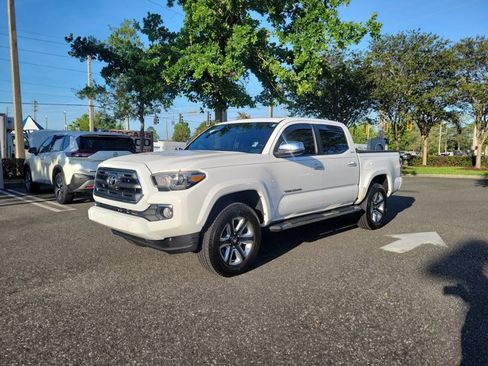 Used 2017 Toyota Tacoma Limited w/ Tow Package RWD image 4
