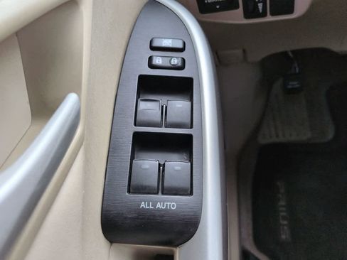 Used 2010 Toyota Prius Five FWD image 21