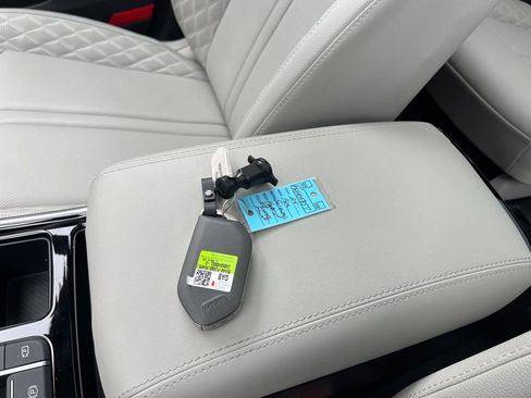 Certified 2025 Kia Sorento SX Prestige image 34