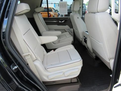 Used 2021 GMC Yukon Denali w/ Denali Premium Package AWD/4WD image 33