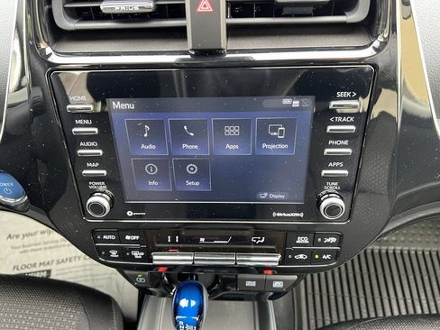 Certified 2022 Toyota Prius LE FWD image 26