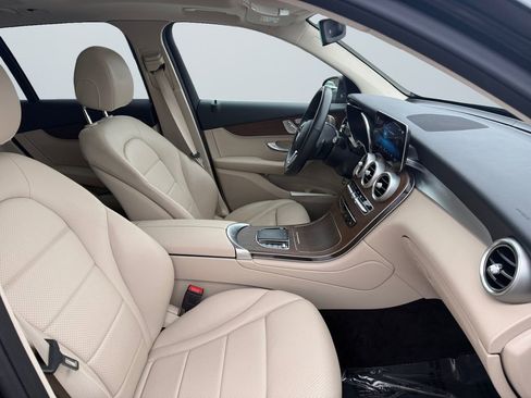 Used 2021 Mercedes-Benz GLC 300 4MATIC image 15