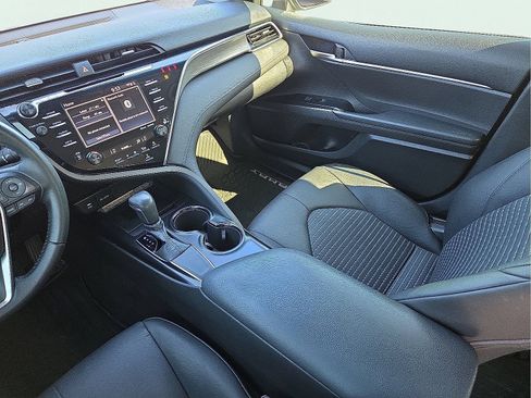 Used 2018 Toyota Camry SE w/ Audio Package FWD image 12