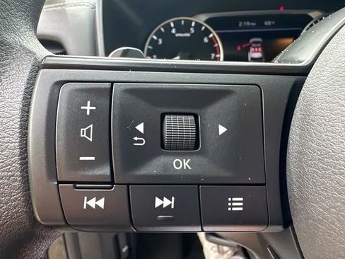 Used 2023 Nissan Rogue S AWD/4WD image 26
