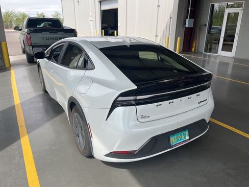 Used 2024 Toyota Prius Prime FWD image 5