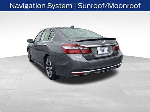 Used 2017 Honda Accord Touring image 3
