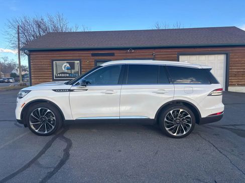 Used 2023 Lincoln Aviator Reserve w/ Equipment Group 201A image 8