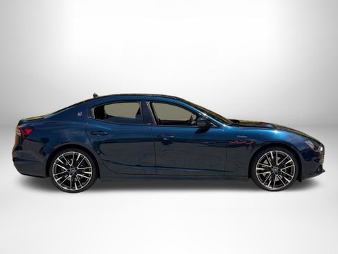Used 2021 Maserati Ghibli Trofeo RWD image 3