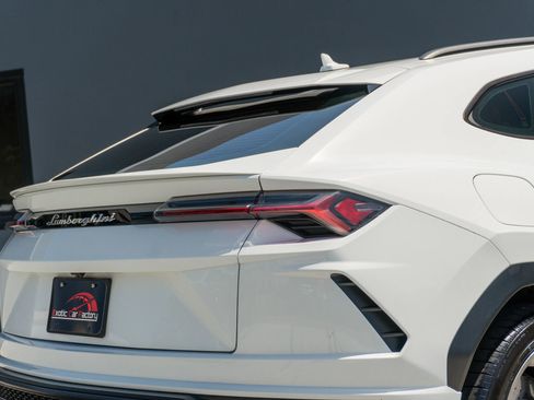 Used 2020 Lamborghini Urus AWD/4WD image 36