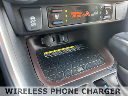 Used 2020 Toyota RAV4 Limited image 64