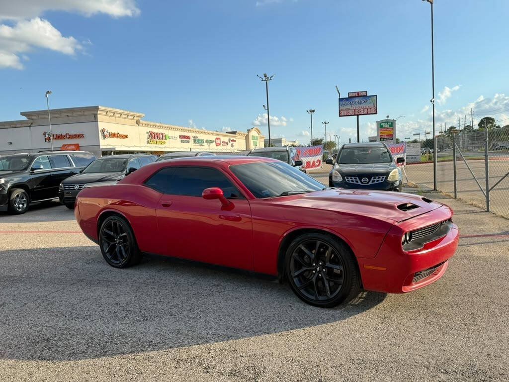 Used 2017 Dodge Challenger R/T Scat Pack w/ Leather Interior Group RWD image 8