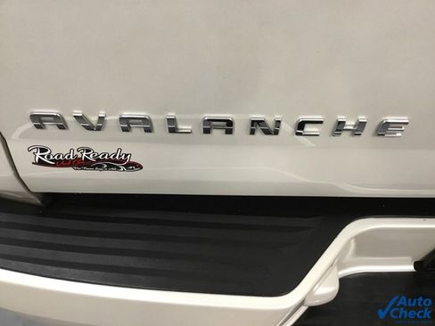 Used 2011 Chevrolet Avalanche LTZ image 26