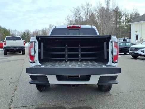 Used 2017 GMC Canyon Denali image 12