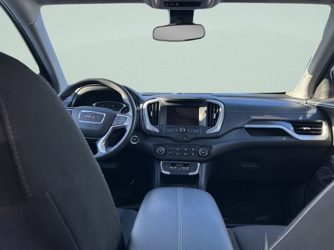 Used 2022 GMC Terrain SLE image 17