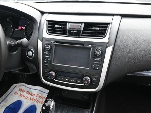 Used 2016 Nissan Altima 2.5 SL w/ 2.5 Technology Package image 9