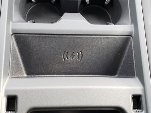 New 2026 Land Rover Defender 130 X-Dynamic SE image 26