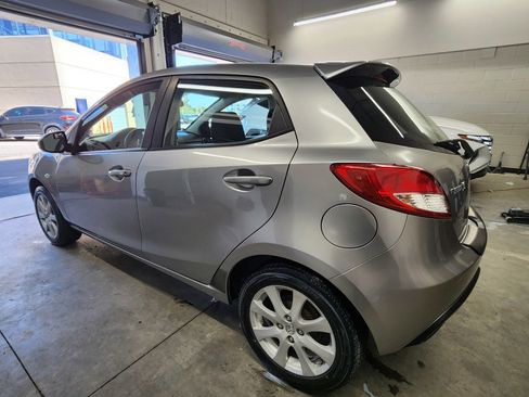 Used 2011 MAZDA MAZDA2 Touring FWD image 28