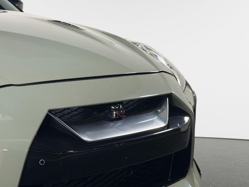 Used 2021 Nissan GT-R Premium AWD/4WD image 23