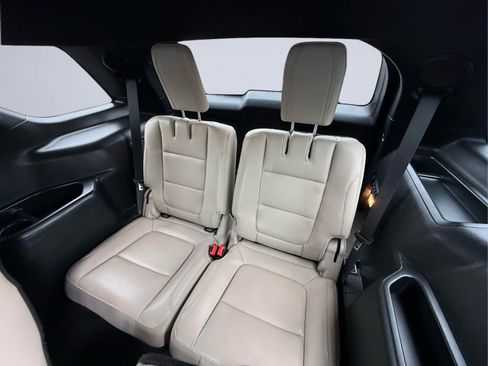 Used 2018 Ford Explorer Limited w/ Equipment Group 301A AWD/4WD image 19