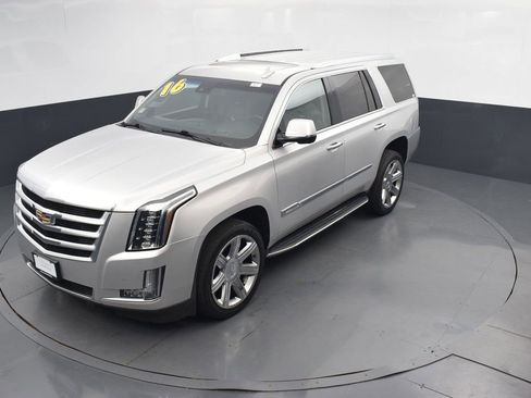 Used 2016 Cadillac Escalade Luxury image 40
