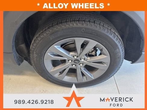 Used 2023 Ford Explorer XLT w/ Equipment Group 202A AWD/4WD image 32