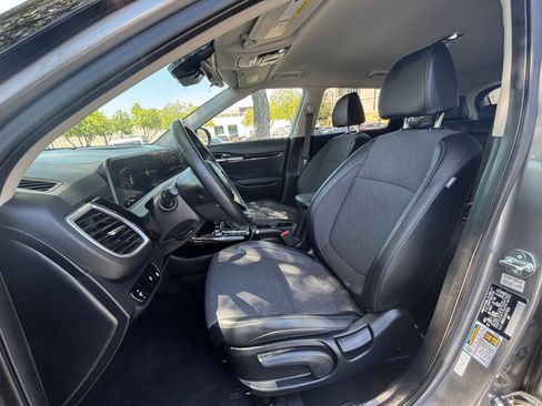 Used 2025 Kia Seltos S image 21