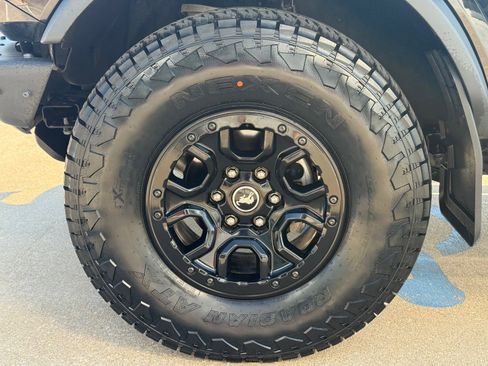 Used 2022 Ford Bronco Wildtrak image 6