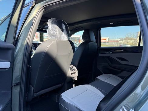 New 2026 Volkswagen Tiguan SE R-Line AWD/4WD image 13