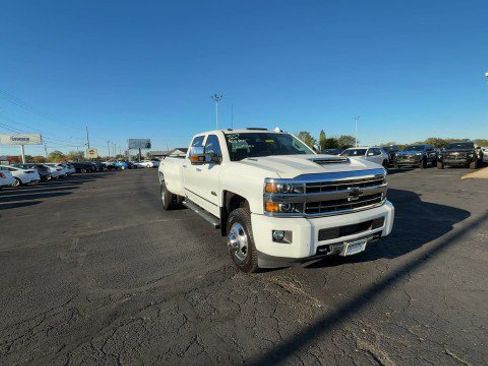 Certified 2019 Chevrolet Silverado 3500 High Country w/ Duramax Plus Package image 3