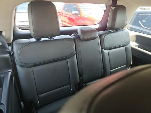 Used 2025 Ford Expedition Active AWD/4WD image 19