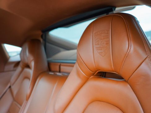 Used 2018 Porsche Panamera 4S image 26