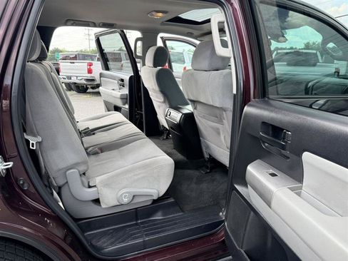 Used 2018 Toyota Sequoia SR5 w/ Carpet Cargo Mat Package AWD/4WD image 17