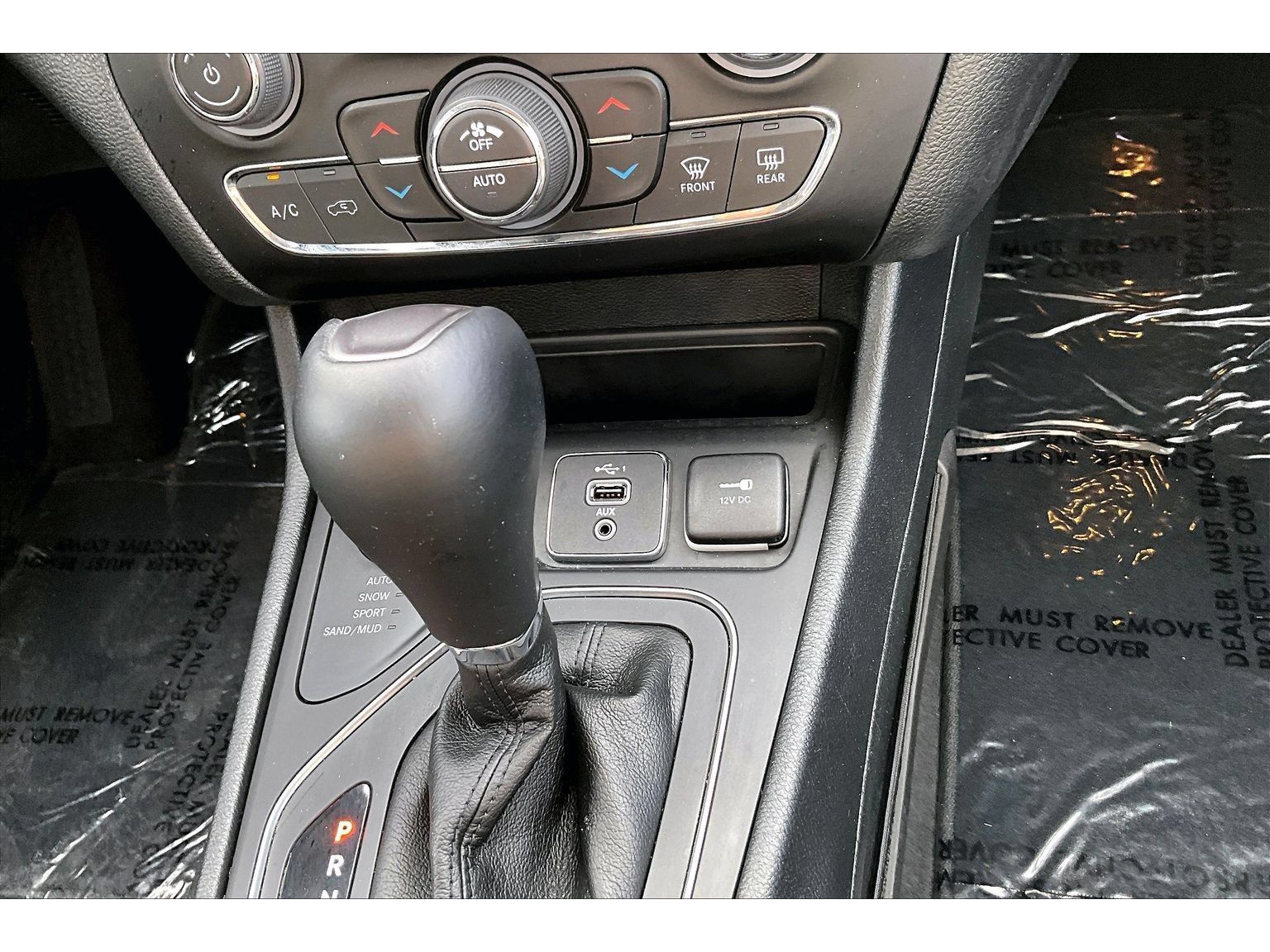 Used 2022 Jeep Cherokee Latitude Lux AWD/4WD image 16
