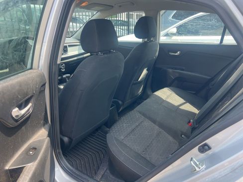 Used 2023 Kia Rio LX FWD image 5