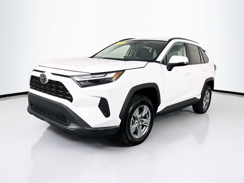 Used 2025 Toyota RAV4 XLE AWD/4WD image 3