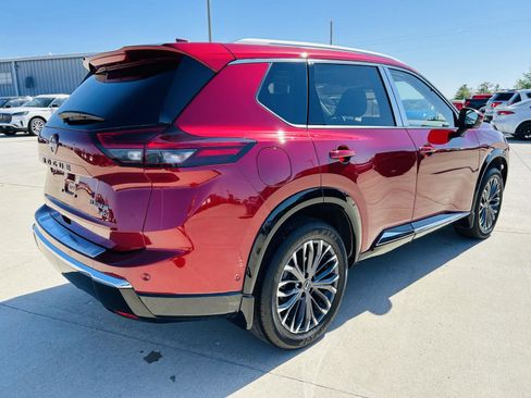 Used 2025 Nissan Rogue Platinum w/ Platinum Premium Package AWD/4WD image 40