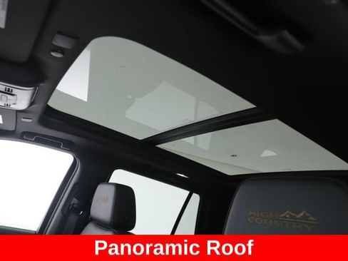 Used 2024 Chevrolet Tahoe High Country AWD/4WD image 19