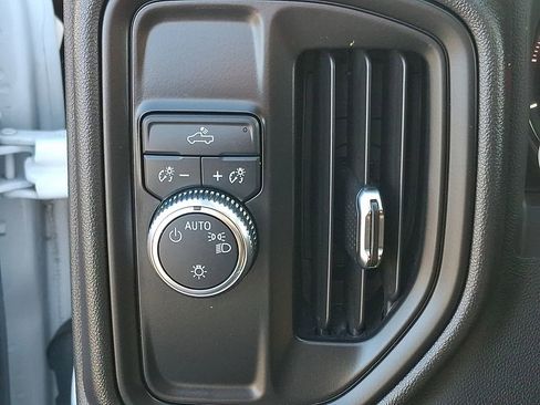 Used 2024 GMC Sierra 1500 Pro w/ Convenience Package image 22