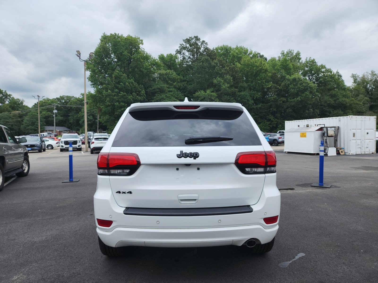 Used 2022 Jeep Grand Cherokee Laredo X AWD/4WD image 4