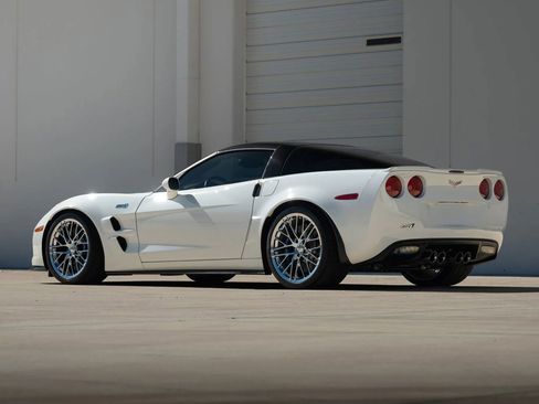 Used 2010 Chevrolet Corvette ZR1 w/ Preferred Equipment Group RWD image 4