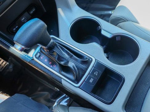 Used 2020 Kia Sportage S image 19