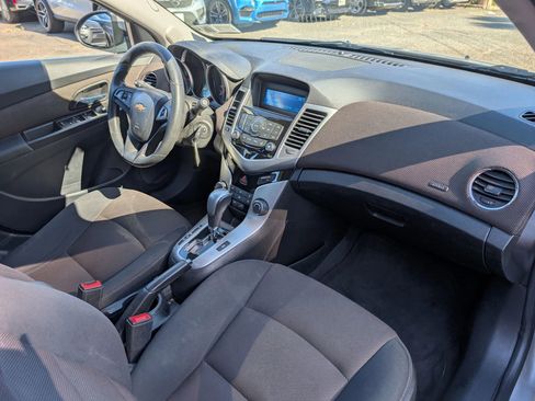 Used 2015 Chevrolet Cruze LT image 13